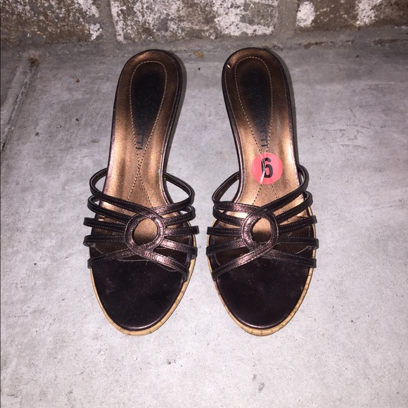 High Heels - Picture 2 of 5